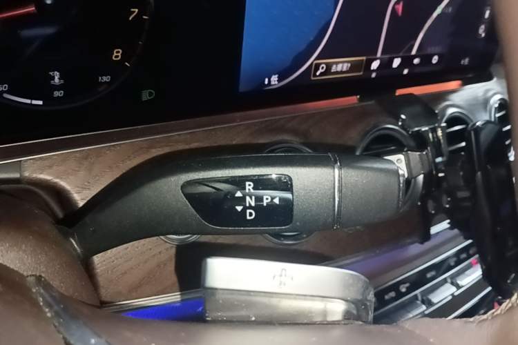 Used Mercedes-Benz E-Class 2023 E 260 L Gear Lever