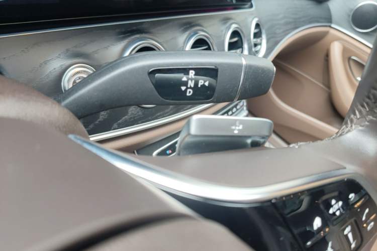 Used Mercedes-Benz E-Class 2023 Facelift E 260 L Gear Lever
