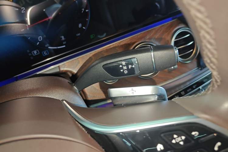 Used Mercedes-Benz E-Class 2023 E 260 L Gear Lever
