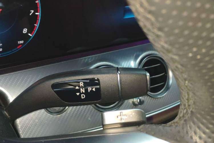 Used Mercedes-Benz E-Class 2023 Restyled E 300 L Sport Luxury Edition Gear Lever