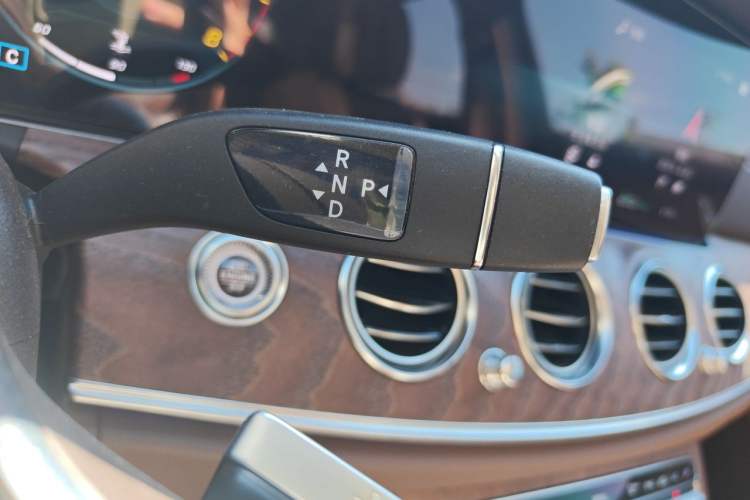 Used Mercedes-Benz E-Class 2023 Facelift E 260 L Gear Lever