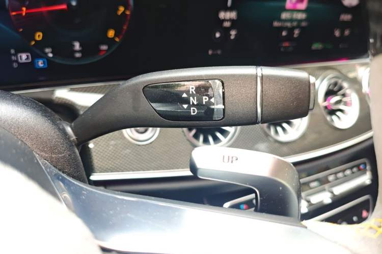 Used Mercedes-Benz E-Class 2023 E 260 Coupe Gear Lever