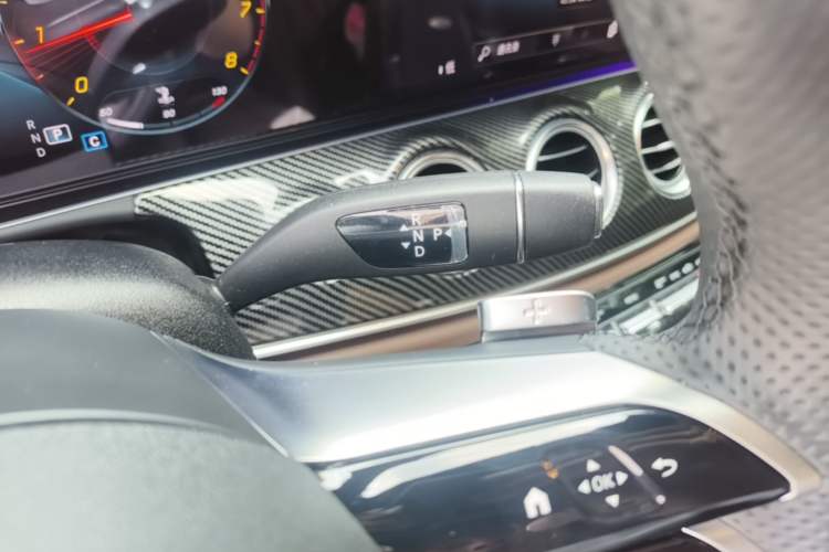 Used Mercedes-Benz E-Class 2023 E 300 L Sport Luxury Edition Gear Lever