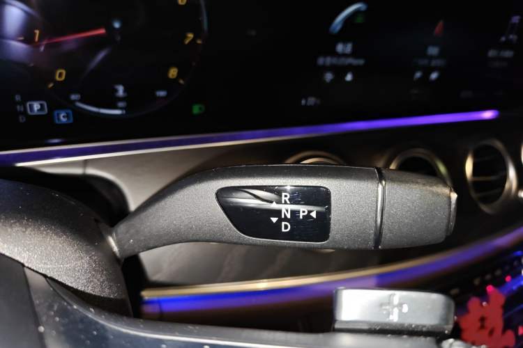 Used Mercedes-Benz E-Class 2023 E 300 L Sport Luxury Edition Gear Lever