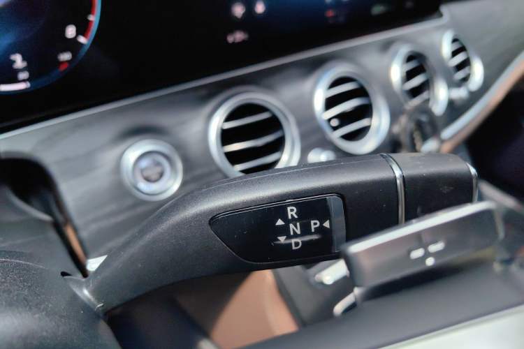 Used Mercedes-Benz E-Class 2023 E 300 L Sporty and Stylish Model Gear Lever