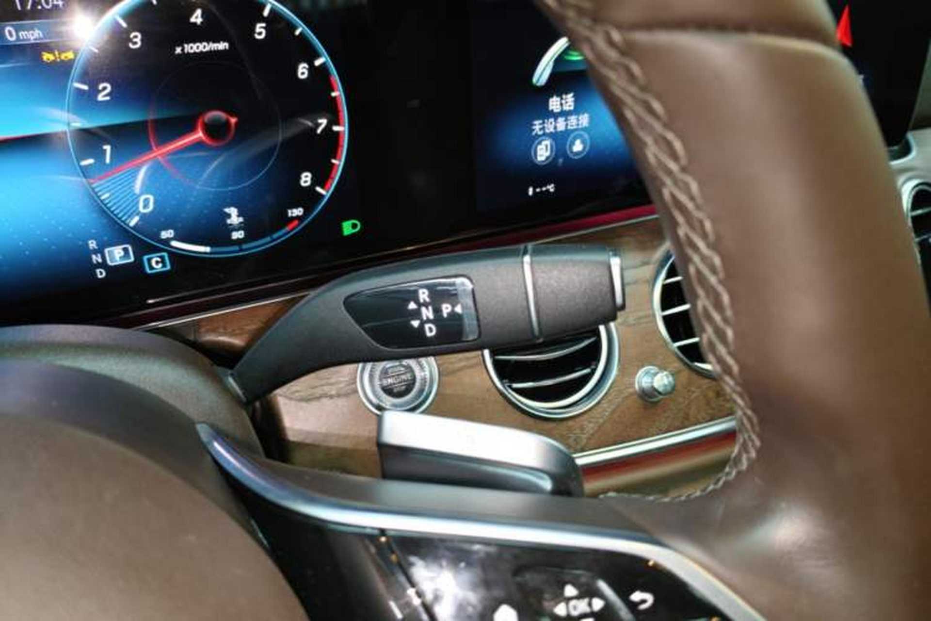 Used Mercedes-Benz E-Class 2023 Updated E 300 L Luxury Edition Gear Lever