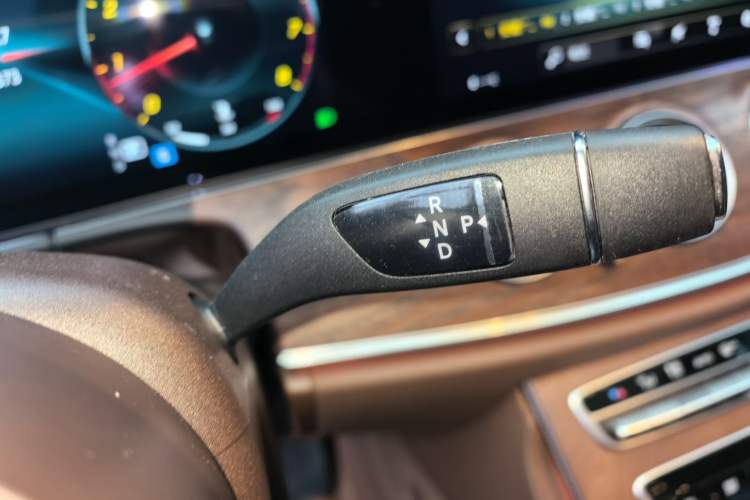Used Mercedes-Benz E-Class 2023 E 260 L Gear Lever