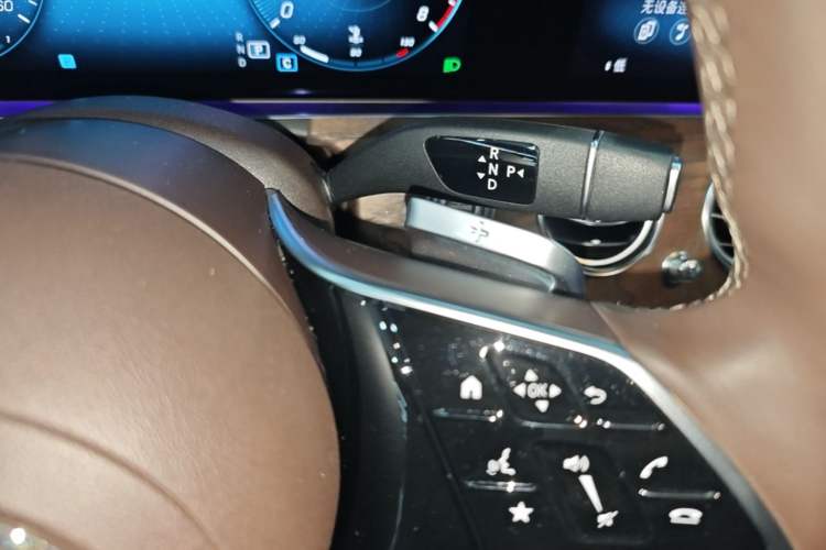 Used Mercedes-Benz E-Class 2023 Updated E 300 L Fashion Edition Gear Lever