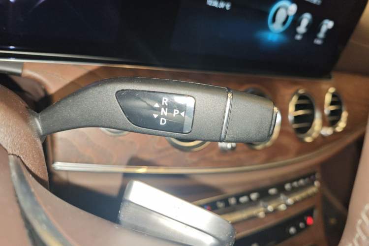Used Mercedes-Benz E-Class 2023 Facelift E 260 L Gear Lever