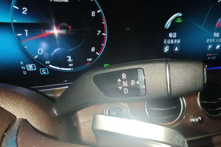 Used Mercedes-Benz E-Class 2023 Updated E 300 L Luxury Edition Gear Lever
