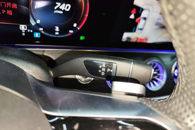 Used Mercedes-Benz E-Class 2023 Restyled E 300 L Sporty and Stylish Edition Gear Lever