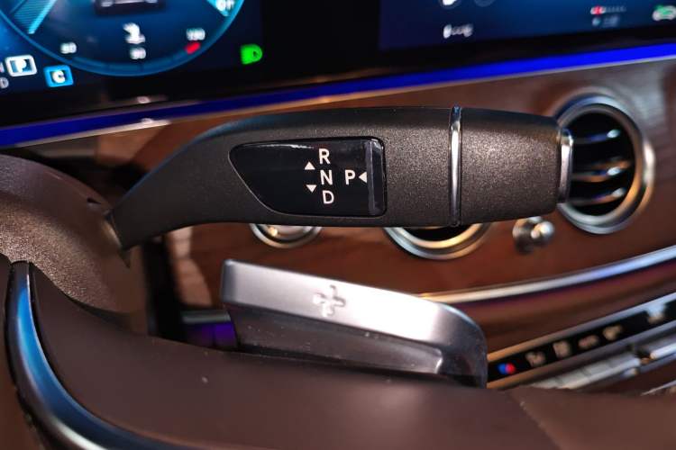 Used Mercedes-Benz E-Class 2023 E 300 L Stylish Model Gear Lever