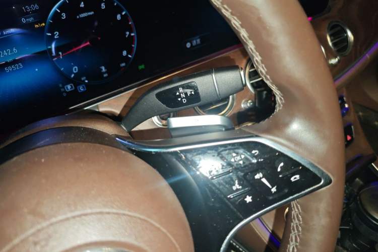 Used Mercedes-Benz E-Class 2023 Updated E 300 L Fashion Edition Gear Lever