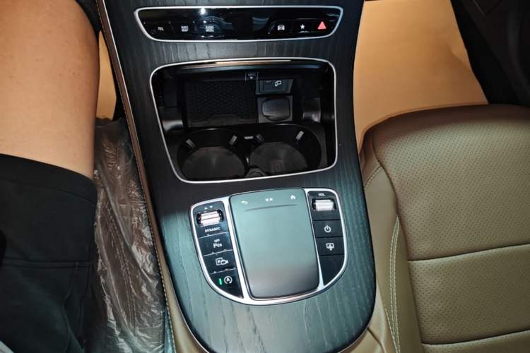 Used Mercedes-Benz E-Class 2023 Restyled E 300 L Sport Luxury Edition Gear Lever
