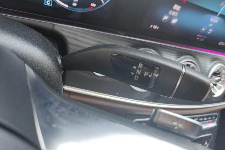 Used Mercedes-Benz E-Class 2023 Restyled E 300 L Sporty and Stylish Edition Gear Lever