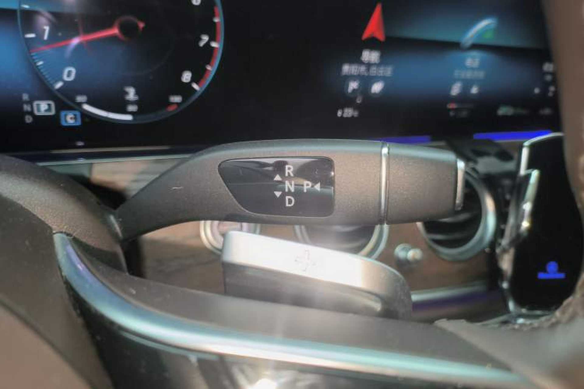 Used Mercedes-Benz E-Class 2023 Updated E 300 L Luxury Edition Gear Lever