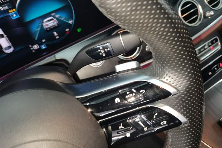 Used Mercedes-Benz E-Class 2023 Restyled E 300 L Sporty and Stylish Edition Gear Lever