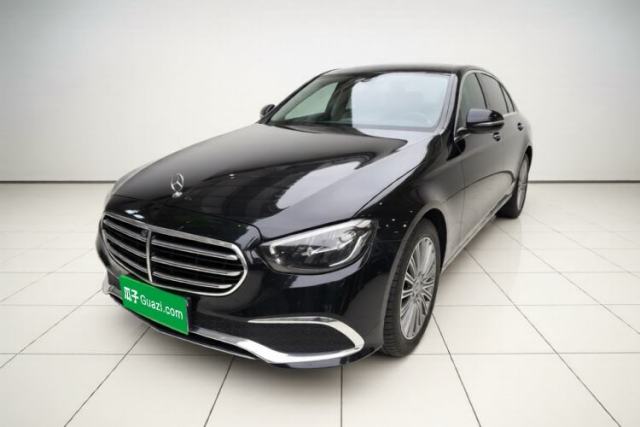 Ojetý Mercedes-Benz E-Class 2023 Updated E 300 L Fashion Edition
