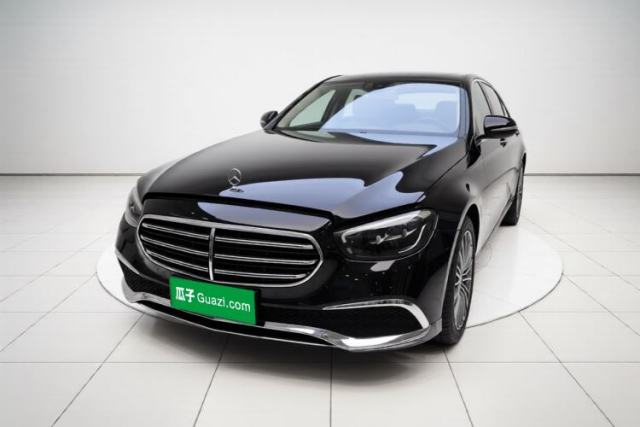Ojetý Mercedes-Benz E-Class 2023 Updated E 300 L Fashion Edition