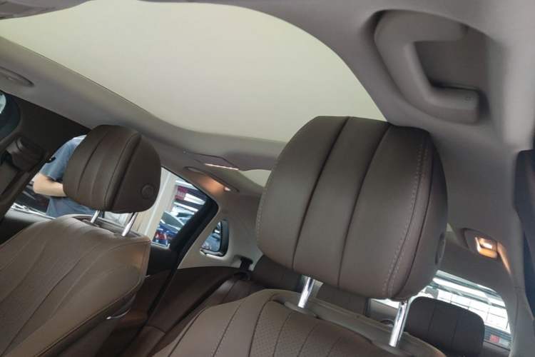 Used Mercedes-Benz E-Class 2023 Updated E 300 L Luxury Edition Headliner