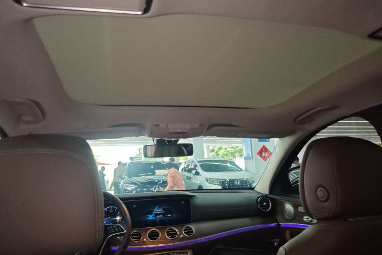 Used Mercedes-Benz E-Class 2023 Updated E 300 L Luxury Edition Headliner