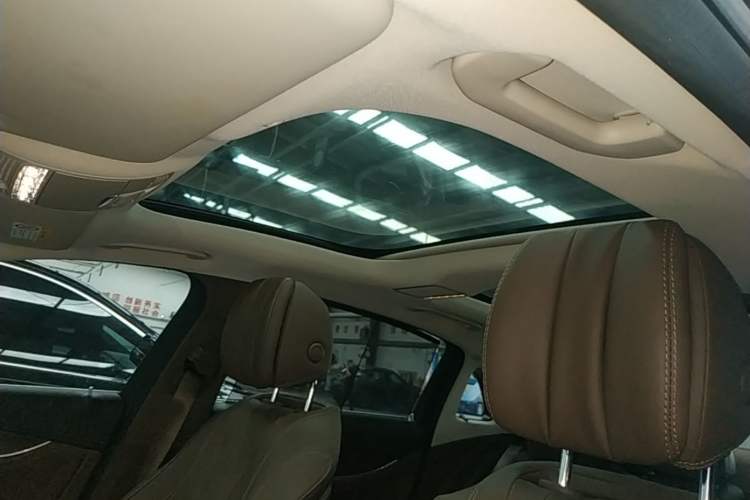 Used Mercedes-Benz E-Class 2023 Updated E 300 L Luxury Edition Headliner