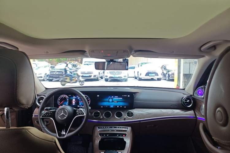 Used Mercedes-Benz E-Class 2023 Updated E 300 L Luxury Edition Headliner