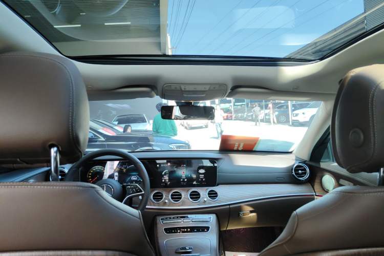Used Mercedes-Benz E-Class 2023 Updated E 300 L Luxury Edition Headliner