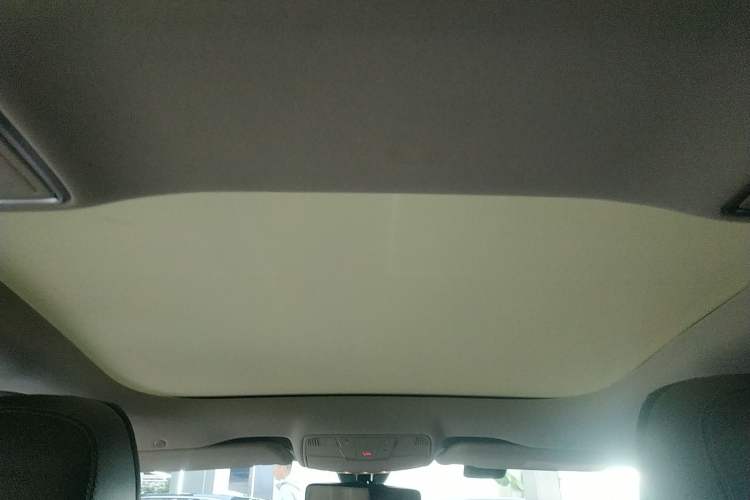 Used Mercedes-Benz E-Class 2023 Updated E 300 L Fashion Edition Headliner