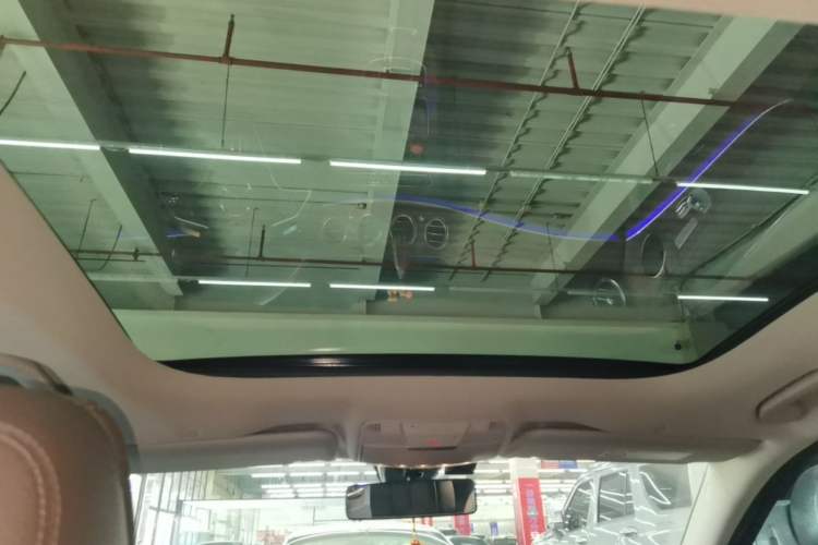 Used Mercedes-Benz E-Class 2023 Updated E 300 L Fashion Edition Headliner