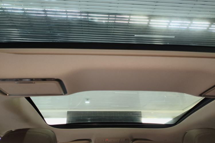 Used Mercedes-Benz E-Class 2023 Updated E 300 L Fashion Edition Headliner