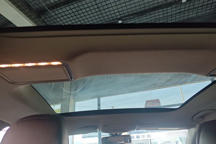 Used Mercedes-Benz E-Class 2023 Updated E 300 L Luxury Edition Headliner