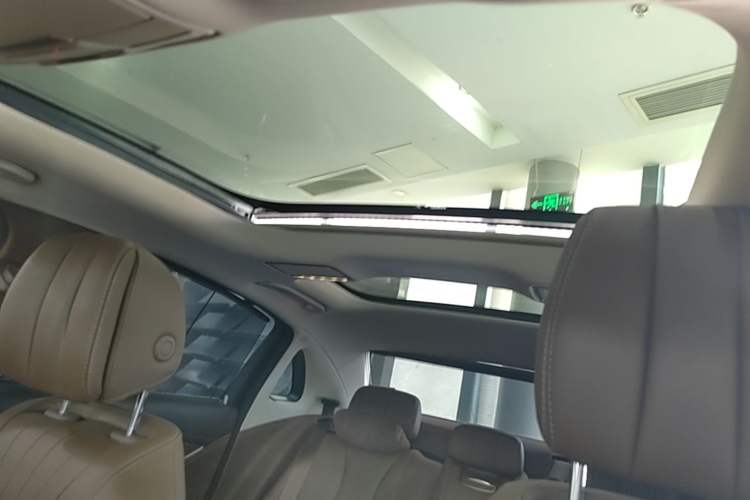 Used Mercedes-Benz E-Class 2023 E 300 L Luxury Model Headliner