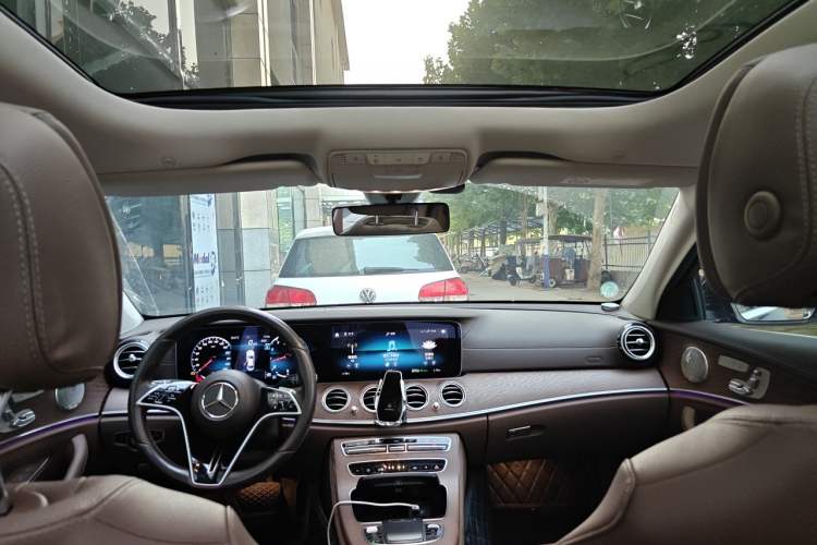 Used Mercedes-Benz E-Class 2023 Updated E 300 L Luxury Edition Headliner