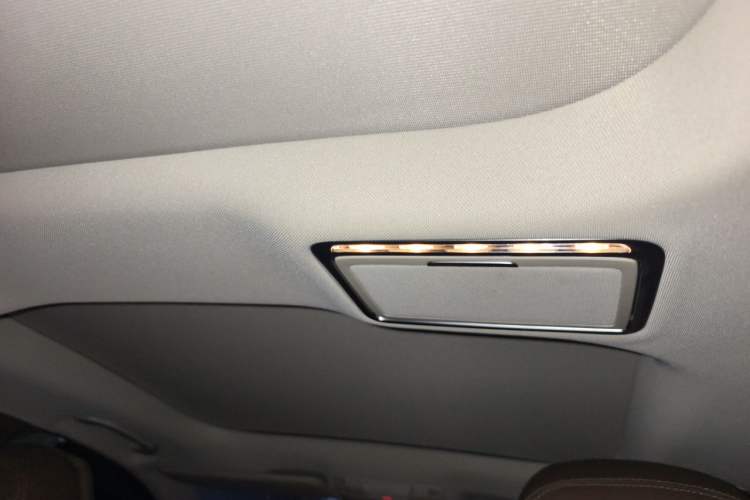 Used Mercedes-Benz E-Class 2023 E 300 L Luxury Model Headliner