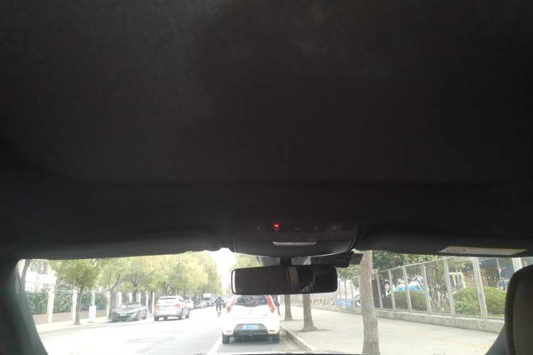 Used Mercedes-Benz E-Class 2023 Restyled E 300 L Sport Luxury Edition Headliner