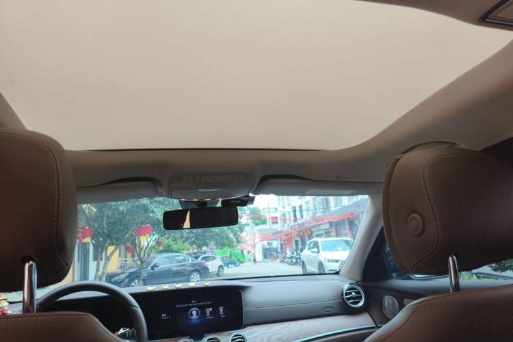 Used Mercedes-Benz E-Class 2023 Updated E 300 L Luxury Edition Headliner
