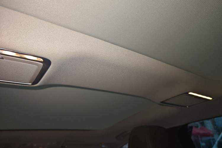 Used Mercedes-Benz E-Class 2023 Updated E 300 L Fashion Edition Headliner