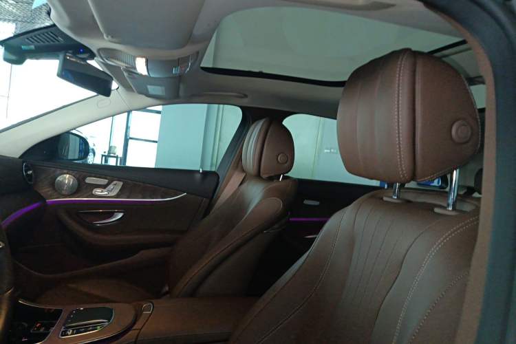 Used Mercedes-Benz E-Class 2023 Updated E 300 L Fashion Edition Headliner