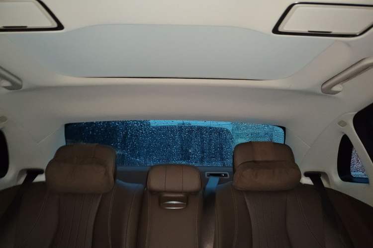 Used Mercedes-Benz E-Class 2023 Facelift E 260 L Headliner