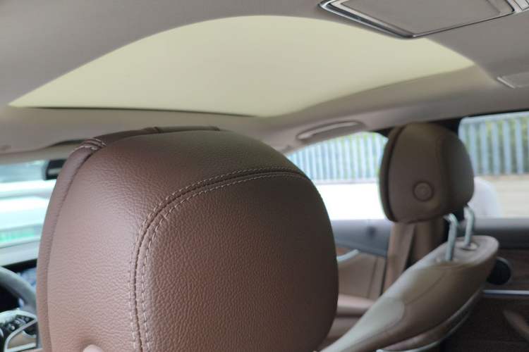 Used Mercedes-Benz E-Class 2023 Updated E 300 L Fashion Edition Headliner