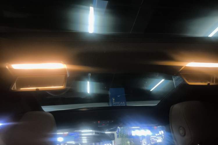 Used Mercedes-Benz E-Class 2023 E 300 L Sport Luxury Edition Headliner