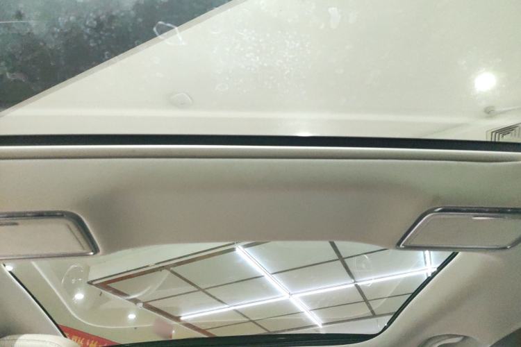 Used Mercedes-Benz E-Class 2023 Updated E 300 L Fashion Edition Headliner
