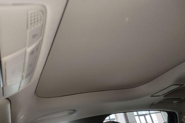 Used Mercedes-Benz E-Class 2023 Updated E 300 L Fashion Edition Headliner