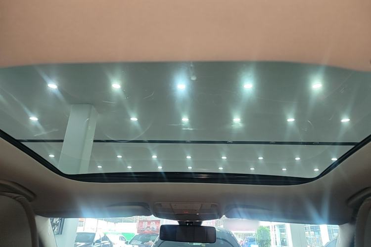 Used Mercedes-Benz E-Class 2023 Updated E 300 L Fashion Edition Headliner