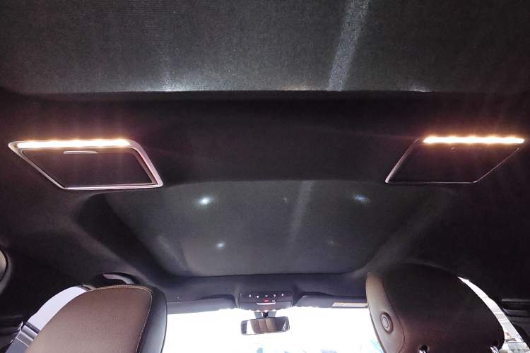 Used Mercedes-Benz E-Class 2023 E 300 L Sport Luxury Edition Headliner