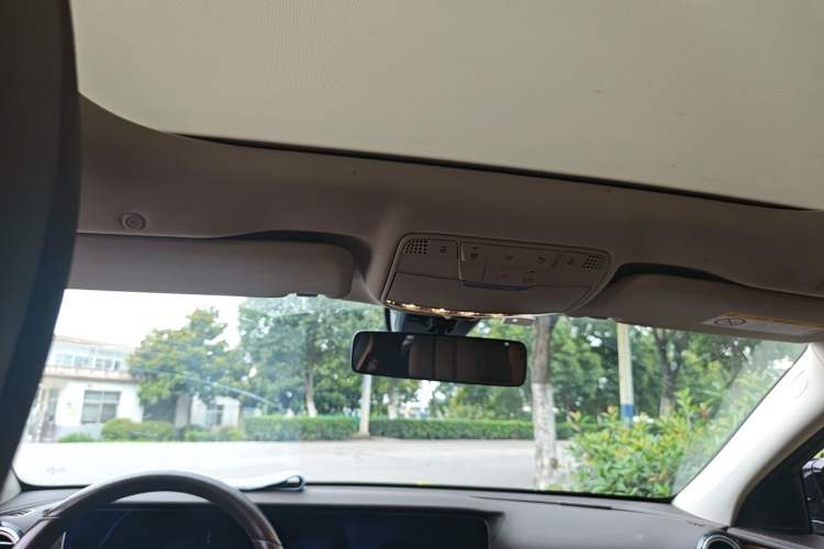 Used Mercedes-Benz E-Class 2023 Updated E 300 L Fashion Edition Headliner