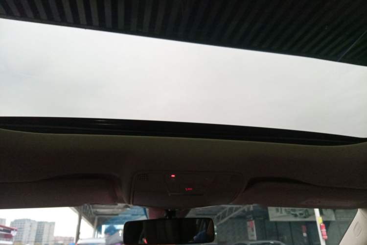 Used Mercedes-Benz E-Class 2023 Updated E 300 L Fashion Edition Headliner