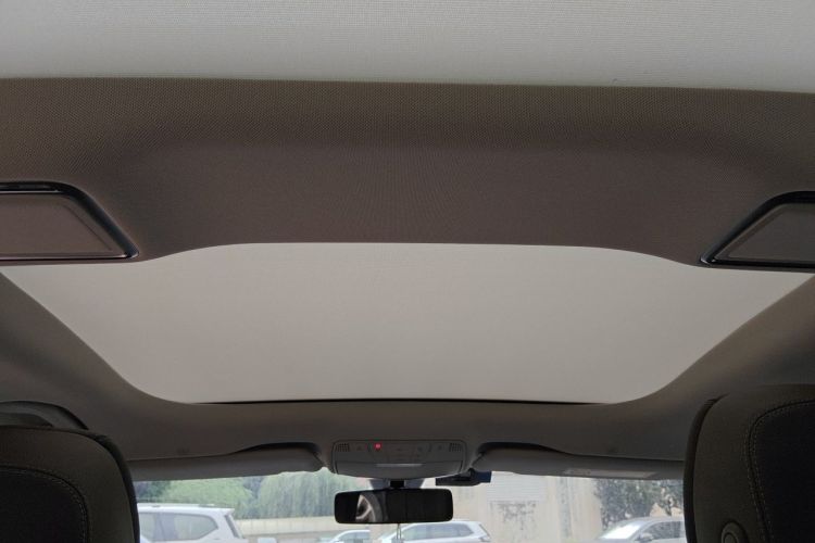 Used Mercedes-Benz E-Class 2023 Updated E 300 L Luxury Edition Headliner