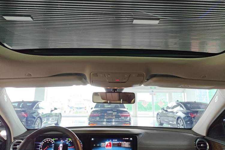 Used Mercedes-Benz E-Class 2023 Updated E 300 L Fashion Edition Headliner